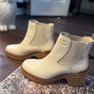 Sorel Cream Ankle Boots with Tan Soles